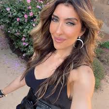 So much fun and laugher the other day with THE beautiful & super sharp  @vanessabryant 🤍🤍🤍