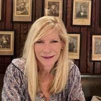 Bonnie Leaver's Instagram, Twitter & Facebook