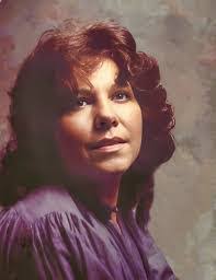 Flossie Cross's Instagram, Twitter & Facebook