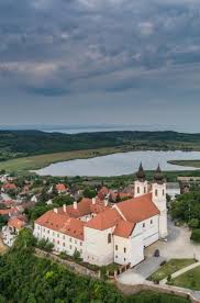 3 Termeszeti Csoda A Balaton Korul Rossz Ido Esetere Ungarn See