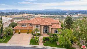 Back At One Singer Brian Mcknight Lists L A Home For 1 8m American Luxury