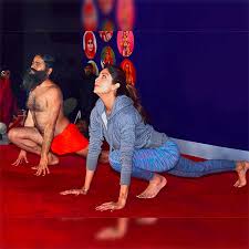 Shilpa Shetty: Bend it like baba: Shilpa Shetty & Ramdev perform yoga - The  Economic Times