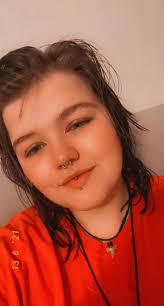 Show me your smiley piercing I'm getting mine next week!! 🤓