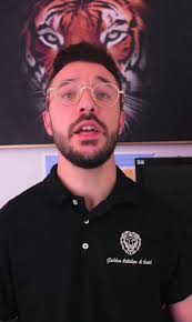 Slabs vs prefabs in quartz. What shoild you use!? #kitchendesign #kitchen  #kitchencabinets #foryoupage #countertops #marble