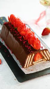 Pyramide De Fraises Et Chocolat Recette Recipe Chocolate Strawberry Desserts Desserts Chocolate Baking