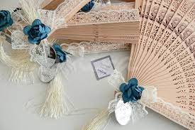 Nikah Sekeri Birbirinden Sik Modeller 2018 Yelpaze Gupur Dantel Ve Cicek Suslu In 2020 Candy Wedding Favors Wedding Souvenirs Birthday Flowers