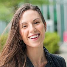 Linda Bustos's Instagram, Twitter & Facebook