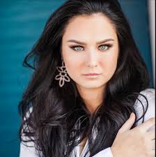 Virtual classes, pageant competitions allow West Des Moines teen to thrive  despite chronic medical condition