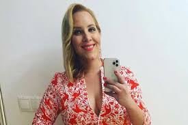 View latest posts and stories by @tolvaireni reni tolvai in instagram. Tolvai Reni 17 Kilot Fogyott Szexi Ruhaban Mutatta Meg Milyen Karcsu Hazai Sztar Femina