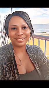 Shonnell Thomas's Instagram, Twitter & Facebook