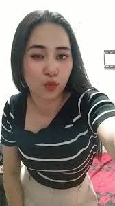 Kim Basco's Instagram, Twitter & Facebook