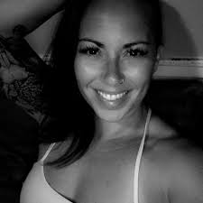 Dani Davis (@djdzn6)