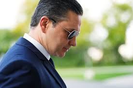 Pro-business, anti-honcho