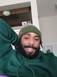 Now THIS is a QB spy 👀 (🎥: ESPN)