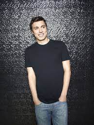 Bones Fox So Fresh John Francis Daley Looks Like Caleb Burch Only With Less Muscles John Francis Daley Bones Tv Show Lance Sweets