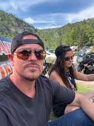 Lori Barbee's Instagram, Twitter & Facebook