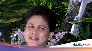 Browse 745 iriana widodo stock photos and images available, or start a new search to explore more stock photos and images. Selamat Ulang Tahun Ibu Negara Iriana