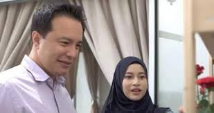 Amira dan zahira merupakan dua orang gadis yang mempunyai latar belakang berbeza. Putri Yang Ditukar Versi Malaysia