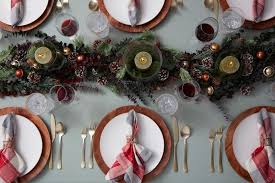 Have you found yourself into our topic? 22 Pretty Christmas Table Decorations And Settings
