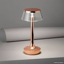 De bonjour unplugged heeft in tegenstelling tot de gewone geen snoer. Flos Bon Jour Unplugged Led Tischlampe Kupfer Kaufen Lampenwelt De