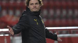 Terzic (38) soll beim bvb nach jetzigem stand zur kommenden saison assistent seines nachfolgers marco rose werden. Favre Nachfolger Bvb Coach Terzic Zu Scholl Kritik Bringt Mich Nicht Weiter Augsburger Allgemeine