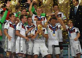 Spanien war die erste fußballnationalmannschaft, der eine erfolgreiche titelverteidigung gelungen ist (2008 und 2012). Alle Weltmeister 1974 Bis 2018 Fussball Weltmeisterschaft 2018