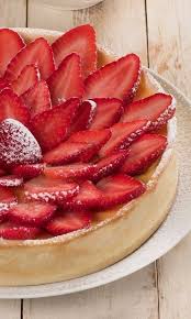 Creme Brulee Strawberry Tart A Rich Smooth And Decadent Creme Brulee Tart Blanketed In Ripe Fresh Strawberr Strawberry Tart Dessert For Dinner Gourmet Bakery