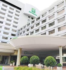With comfy beds and a choice of pillows in your room and sky sports in the. Holiday Inn London Heathrow M4 Jct 4 An Ihg Hotel Hillingdon Updated 2021 Prices