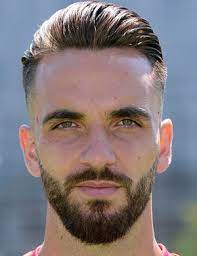 Futbola 2000 yılında yerel takımlardan mtv stuttgart'ta başladı. Kenan Karaman Nationalmannschaft Transfermarkt