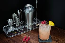 Prendete ora l' arancia e tagliatela a piccoli spicchi. Cocktail Analcolico Arancia E Ananas Il Video Tutorial Per Un Drink Estivo