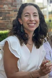 Beth Renwick's Instagram, Twitter & Facebook