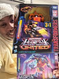 Which Leagcy Sandstorm do you like more? Triple changer or Scorpion?