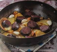 Les rognons une parer sont assez facile a cuisiner, ils supportent une cuisson assez rapide, trop cuire couper en bande le rognon dans la largeur. Recette Fricaude Recettes Et Terroirs