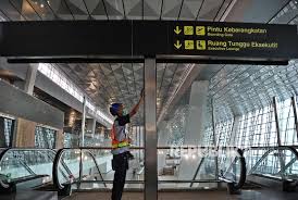 Di bandara di tangerang cari di antara 15.800+ lowongan kerja terbaru pekerjaan penuh waktu, sementara dan paruh waktu langganan informasi lowongan kerja cepat & gratis pemberi kerja terbaik di tangerang kerja: Ap Ii Gratiskan Jasa Porter Di Bandara Soekarno Hatta Republika Online