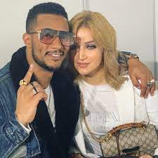 arab club محمد رمضان يقدم هدية من الذهب الخالص لزوجته في عيد زواجهما الثامن فيديو