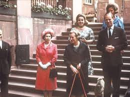 Garnstone press, 1973), volume 1, page 71. Queen Elizabeth Ii Vor 50 Jahren In Langen Langen