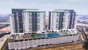 Menyenangkan, walaupun tidak terletak di kota besar, tapi cukup strategis karena terletak dipusat kota shah alam dgn tiga mall sederhana di sekelilingnya. Alam Sanjung At Subang West Home Facebook
