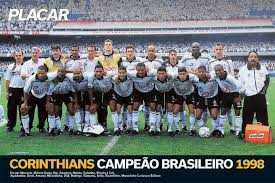 Neste domingo, dois dias após receber 37.000 pessoas em um após rodriguinho aproveitar uma boa jogada de mateus vital pelo lado esquerdo do campo para abrir o placar, o palmeiras se lançou ao ataque em busca do gol que lhe daria o título. Em Posteres De Placar Relembre Os Herois Do Hepta Corintiano Corinthians Campeao Brasileiro Corintiano Campeoes Brasileiro