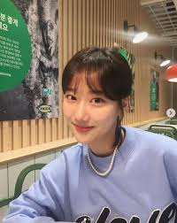 블랙핑크 지수 잇미샤 봄 컬렉션. Yicrxjgyw5iazm