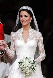 Kate Middleton S 6 Year Cinderella Makeover Photos Kate Middleton Wedding Celebrity Bride Kate Middleton Wedding Dress