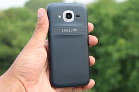 It was unveiled and released in september 2015. Samsung Galaxy J2 6 Unboxing Quick Review Gaming And Benchmarks Gadgets To Use