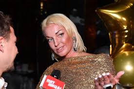 Анастасия волочкова знаменита как прекрасная профессиональная балерина, ранее параметры фигуры: Moya Figura Dar Bozhij Volochkova Snova Snyalas Toples V Ledyanoj Kupeli