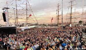 Legendary tenor andrea bocelli today announced his tour in december 2019, which begins in san francisco, california, and includes other locations in las vegas, san diego, san antonio, houston, columbus, washington and new york. Www Bocelli De Live