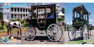Tourist Victoria Horse Drawn Carriage ...