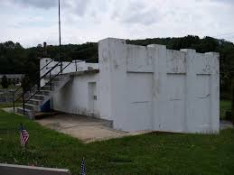 A short drive up the hill from the southern motorway, the church is at the intersection of bombay road and paparata road. Philos And St Peter S Cemeteries Memorial Building Westernport Md Living New Deal