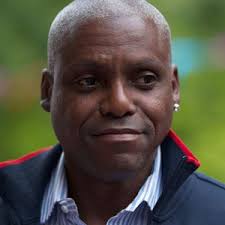 His main source of income is earnings from his sports career. Carl Lewis Nachrichten Videos Audios Und Fotos Mediamass
