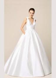 Vestito da sposa in condizioni perfette costituito da corpetto con pizzo e brillanti e gonna con lun. prezzo: Foto Abiti Da Sposa Classici Lemienozze It