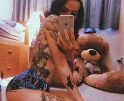 She also earns a huge amount of money from instagram and youtube. Is Bella Poarch On Onlyfans Bella Poarch 24 Facts About The Tiktok Star You Popbuzz
