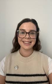 Liz Speight's Instagram, Twitter & Facebook