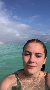 Samantha Nuss's Instagram, Twitter & Facebook